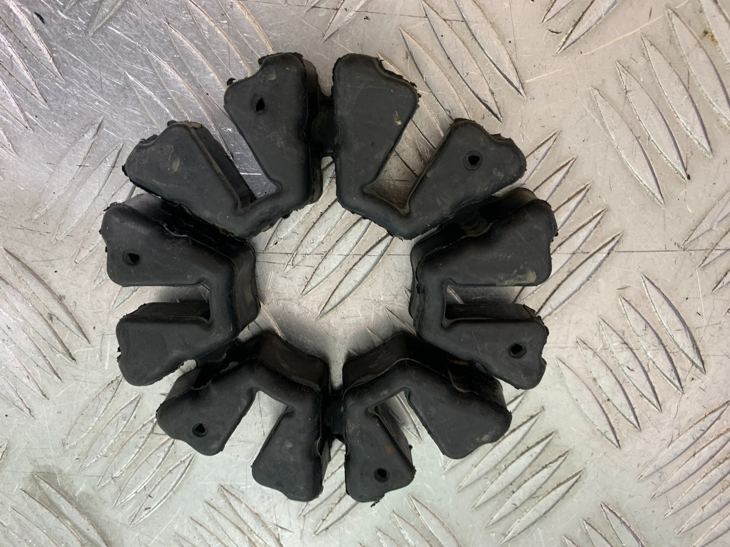KTM 125 DUKE CUSH DRIVE RUBBERS  YEAR 2018-2023 (CMB1185)