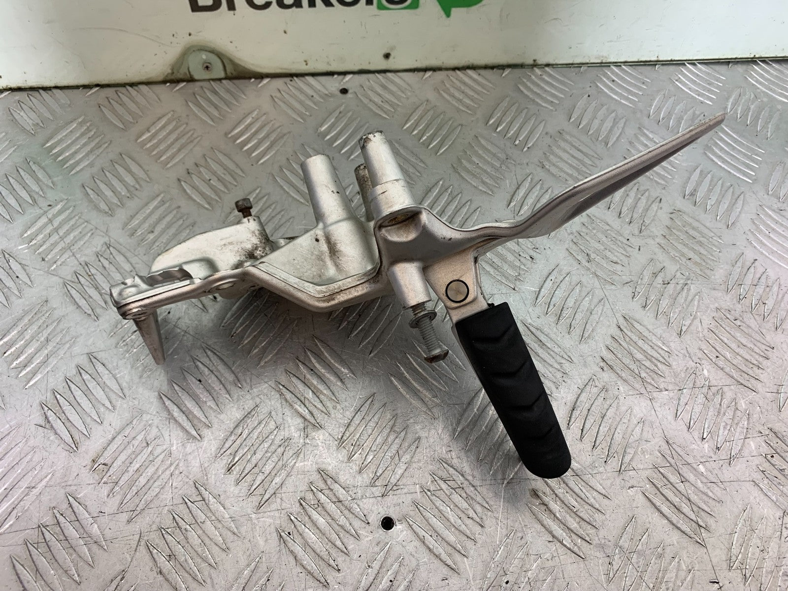 BMW F800 GT FRONT LEFT HANGER AND PEG  YEAR 2013-2017 (CMB1248)