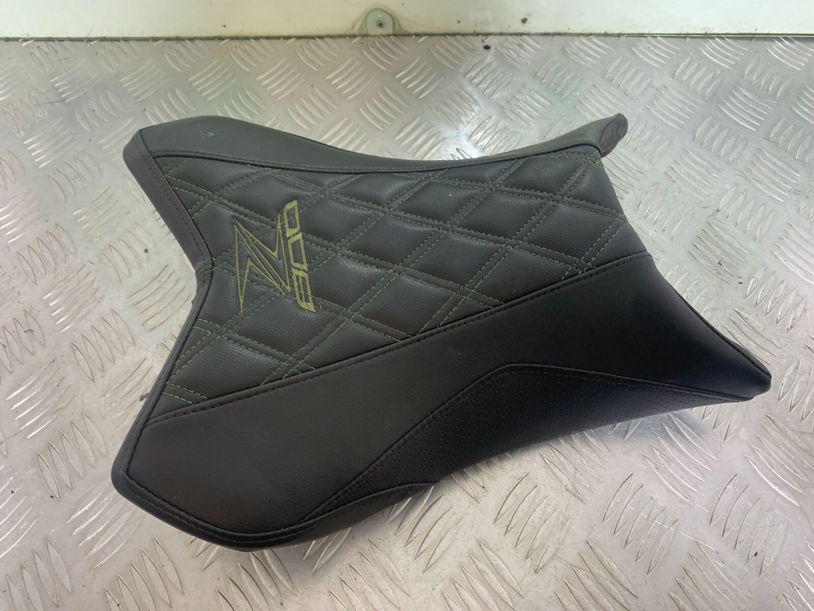 KAWASAKI Z800 Z 800 FRONT SEAT   YEAR 2013-2017 (CMB1059)