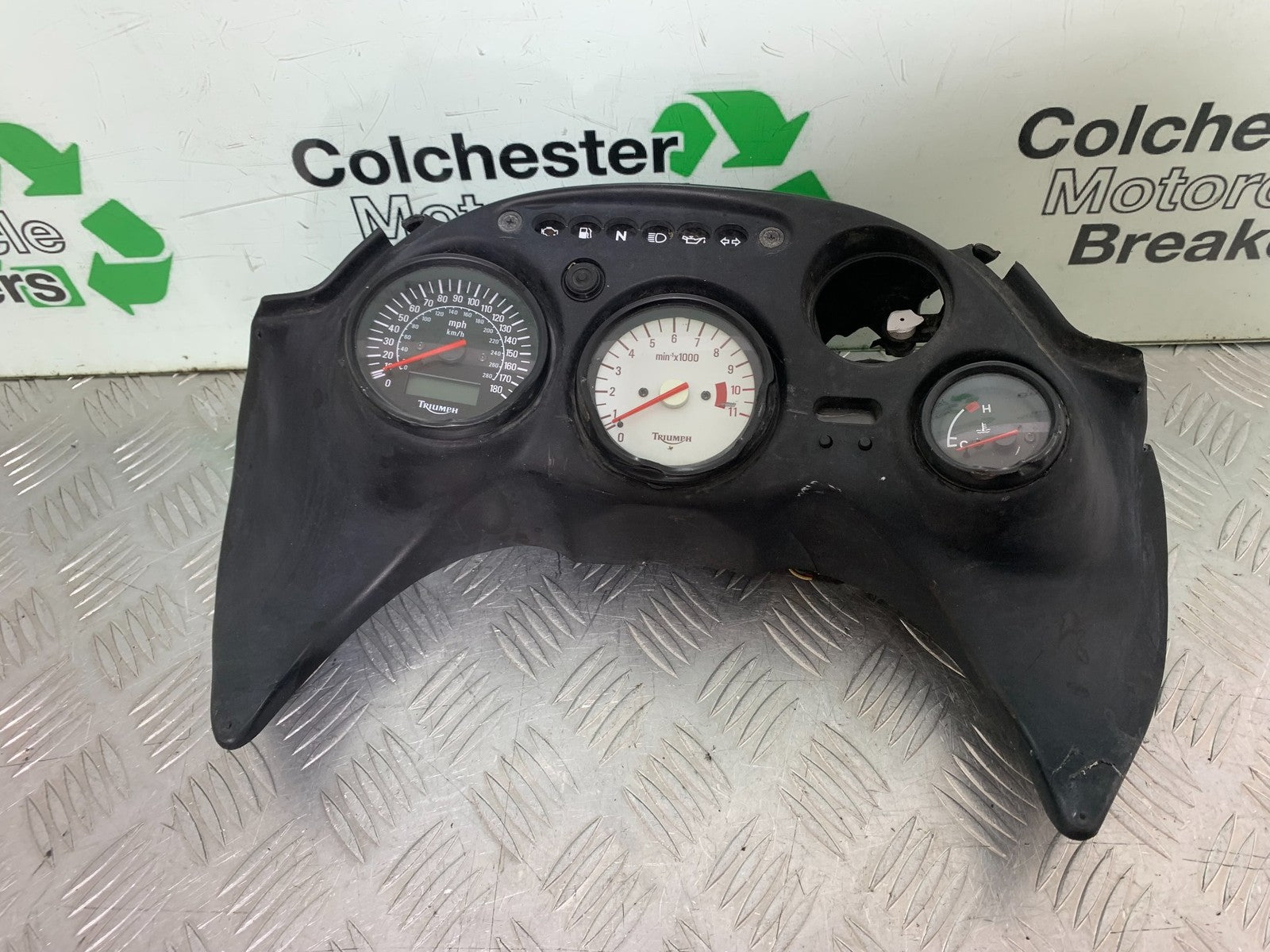 TRIUMPH 955i SPRINT ST CLOCKS SPEEDO DASH (DAMAGED) YEAR 1999-04 (CMB1230)