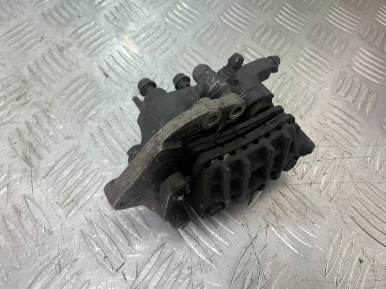 HONDA VFR800 PRE V-TEC REAR CALIPER  YEAR 1998-2001 (CMB1233)