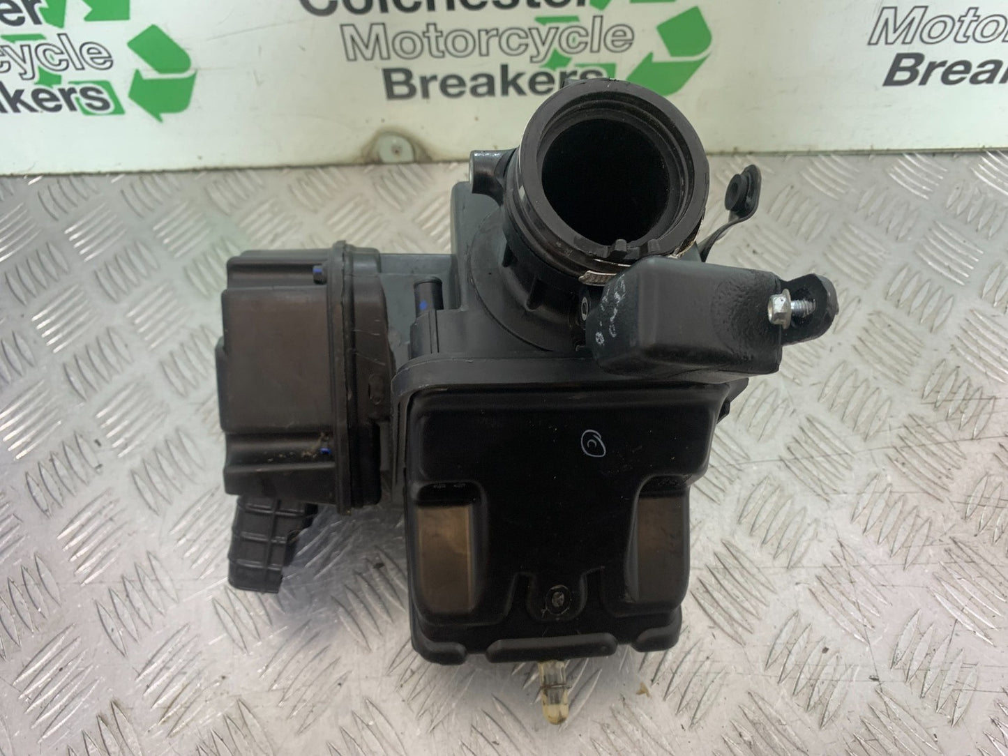BSA 650 GOLD STAR AIRBOX  YEAR 2022-2025 (CMB1262)