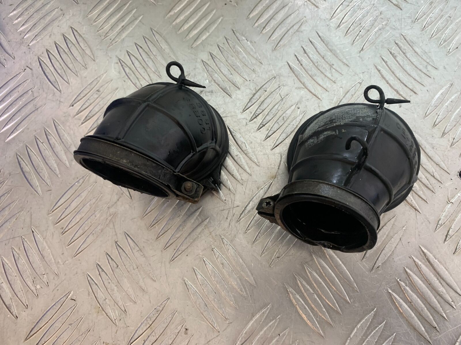 SUZUKI VS1400 VS 1400 INTRUDER CARB RUBBERS YEAR 1988 (CMB1077)