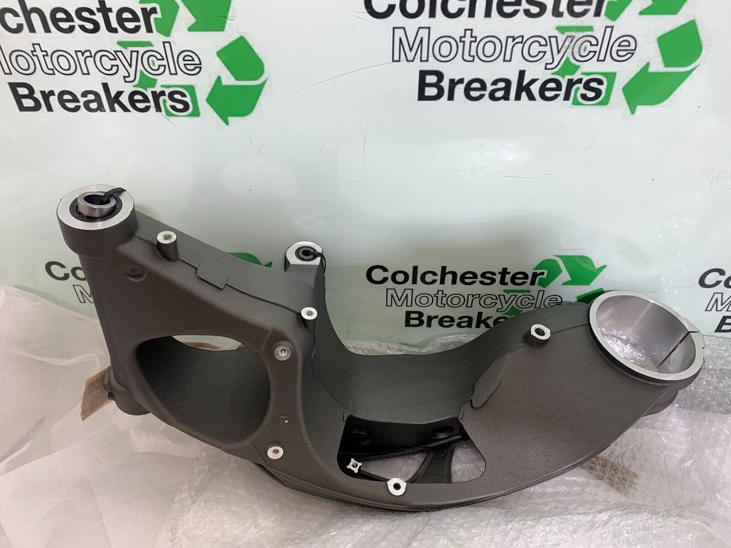 TRIUMPH 1050 SPEED TRIPLE RS SWINGARM YEAR 2018-2020 (CMB1029)