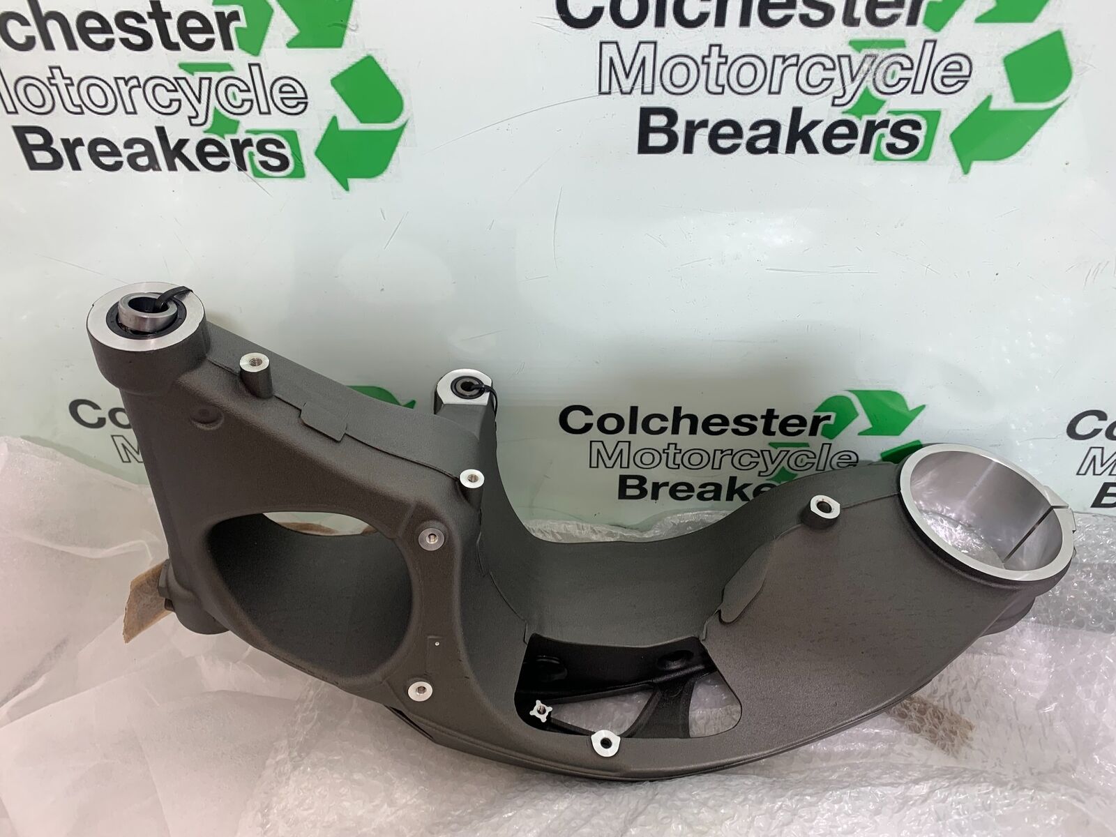 TRIUMPH 1050 SPEED TRIPLE RS SWINGARM YEAR 2018-2020 (CMB1029)