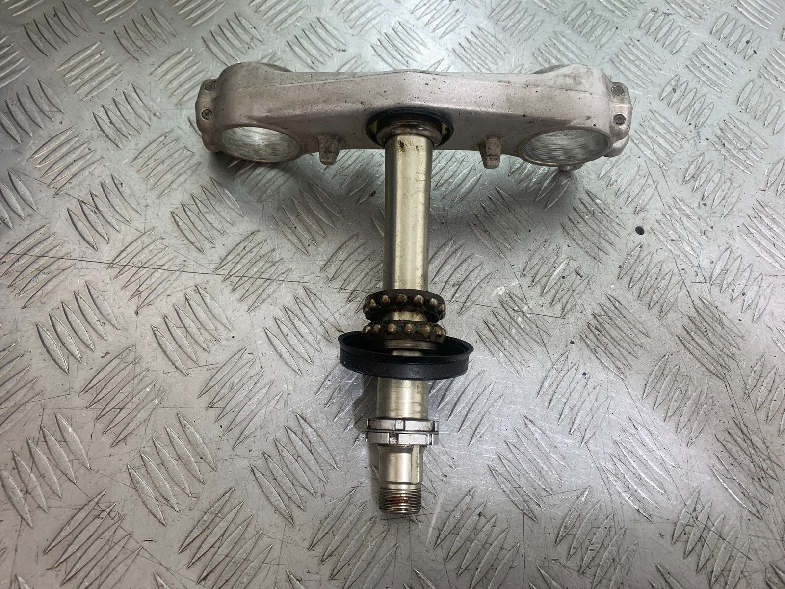 SUZUKI GSXR750 GSXR 750 K4 K5 BOTTOM YOKE  2004-2005 (CMB1319)