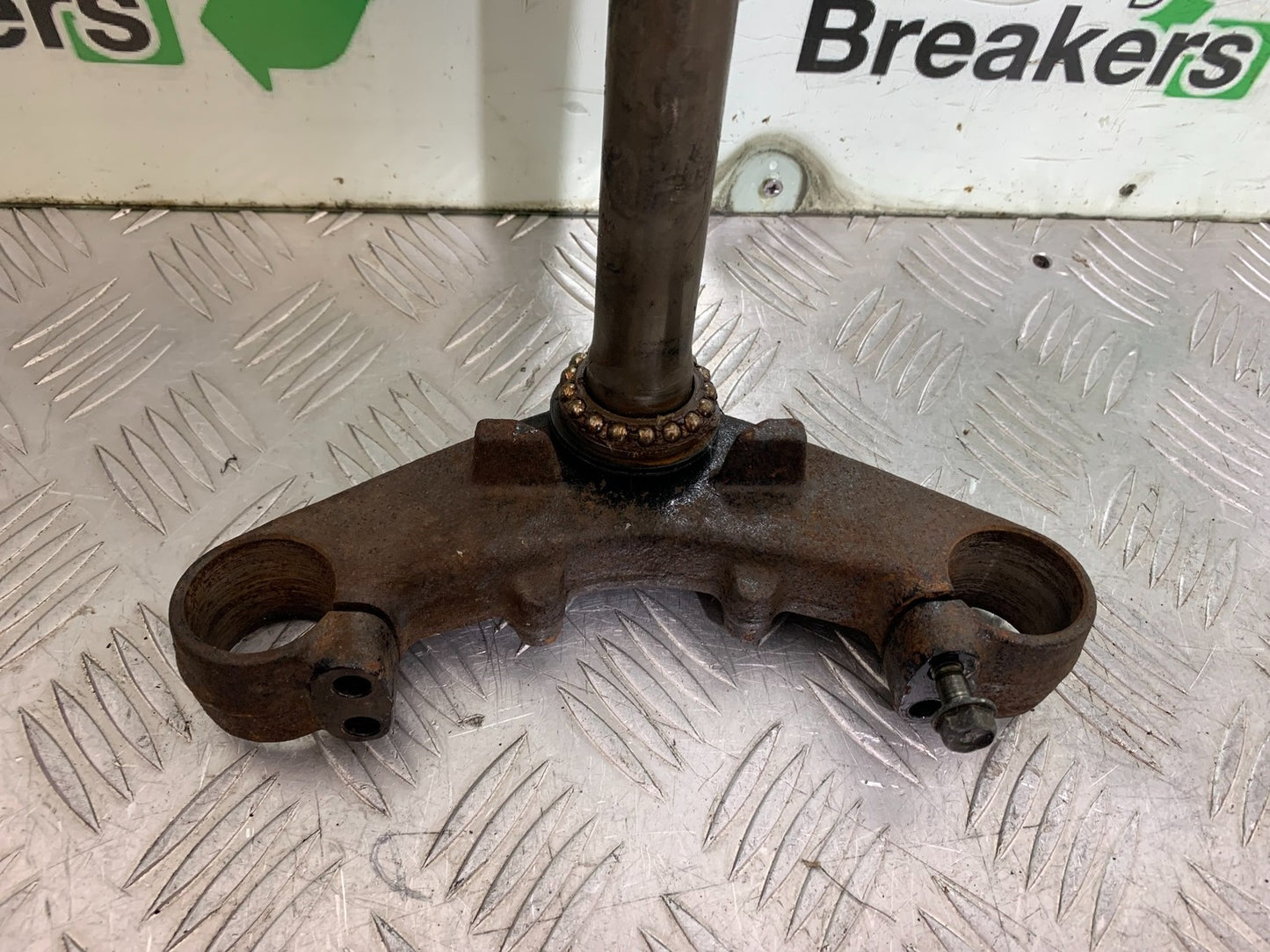 HONDA XL125 VARADERO BOTTOM YOKE  YEAR 2001-2006  (CMB1304)