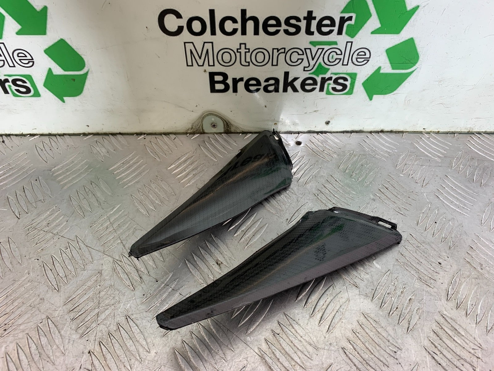 HONDA CBR1000 RR CBR1000RR FIREBLADE TANK INFILLS 2008-2011 (CMB1179)
