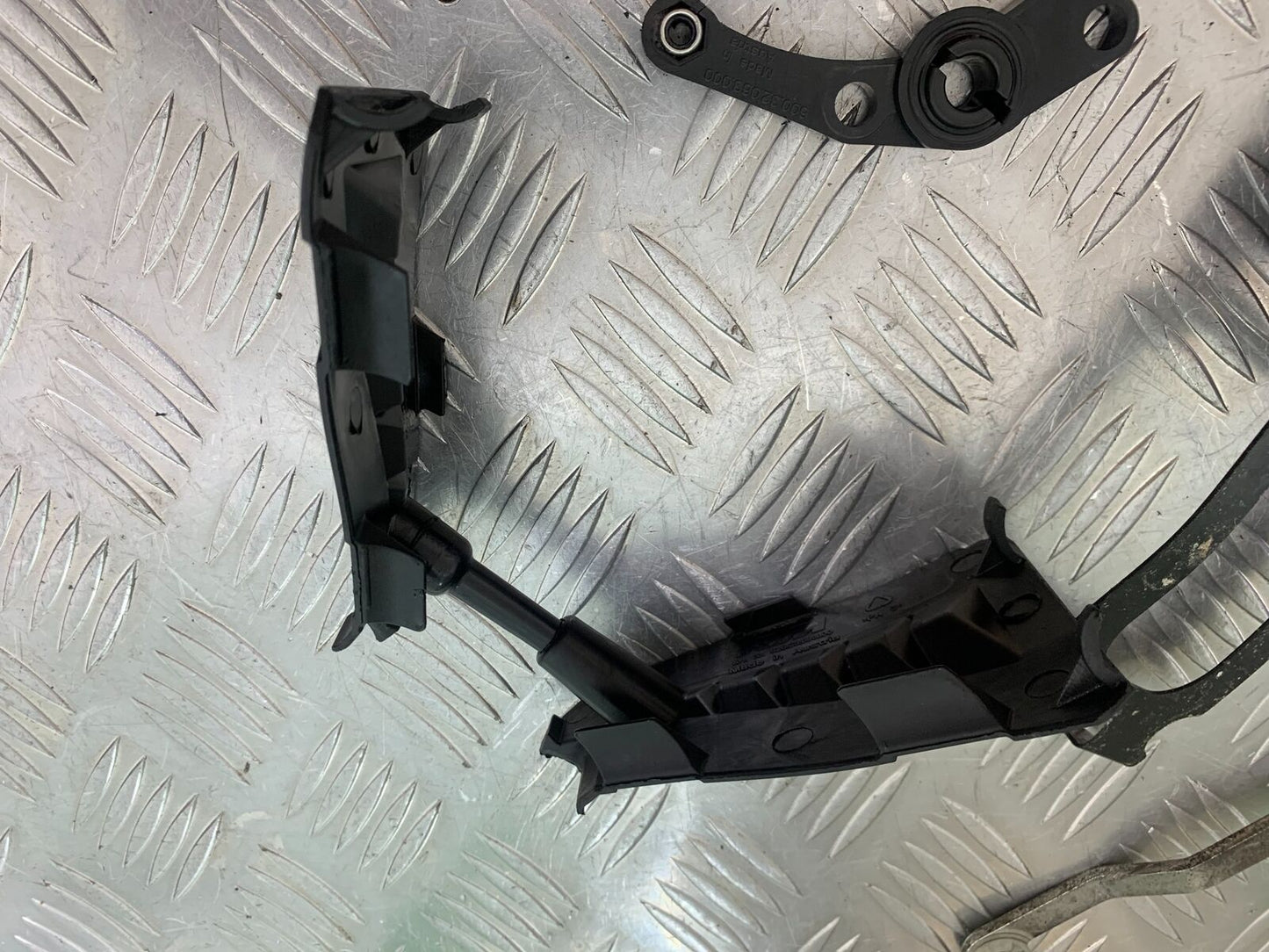 KTM 990 SUPERMOTO T INFILLS AND BRACKETS   YEAR 2010-2011 (CMB1032)