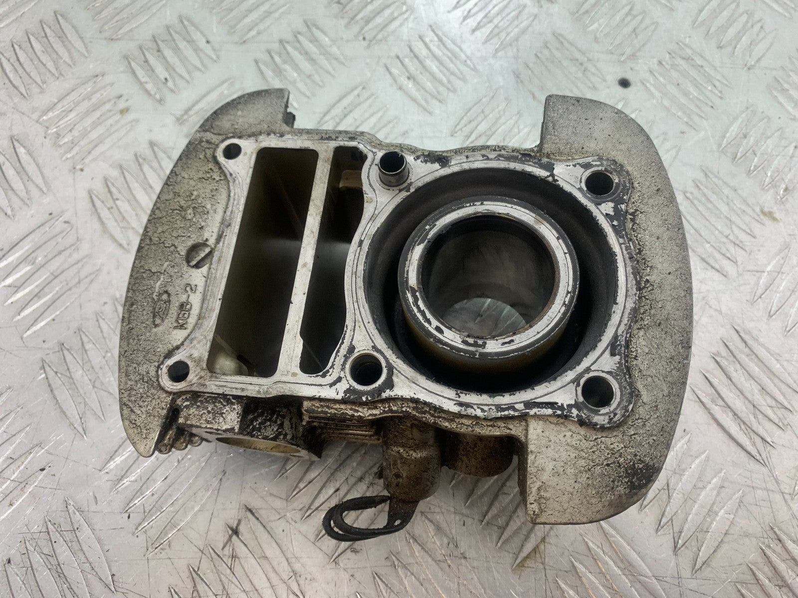 HONDA XL125 VARADERO FRONT BARREL  YEAR 2001-2006  (CMB1210)