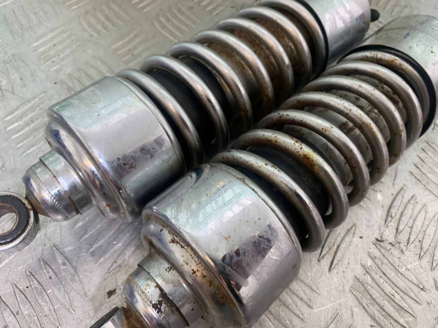 KAWASAKI VN1500 CLASSIC REAR SHOCKS YEAR 1999 -2006 (CMB1166)