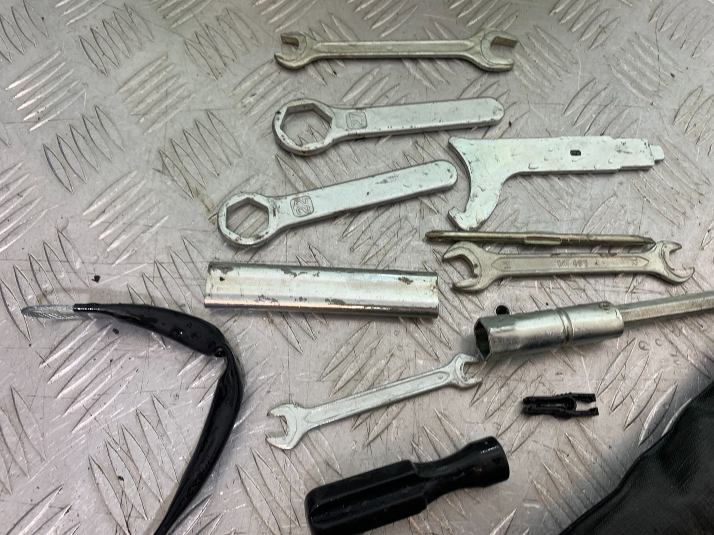 HONDA CBF600 CBF 600 TOOLKIT YEAR 2004 -07 (CMB1247)