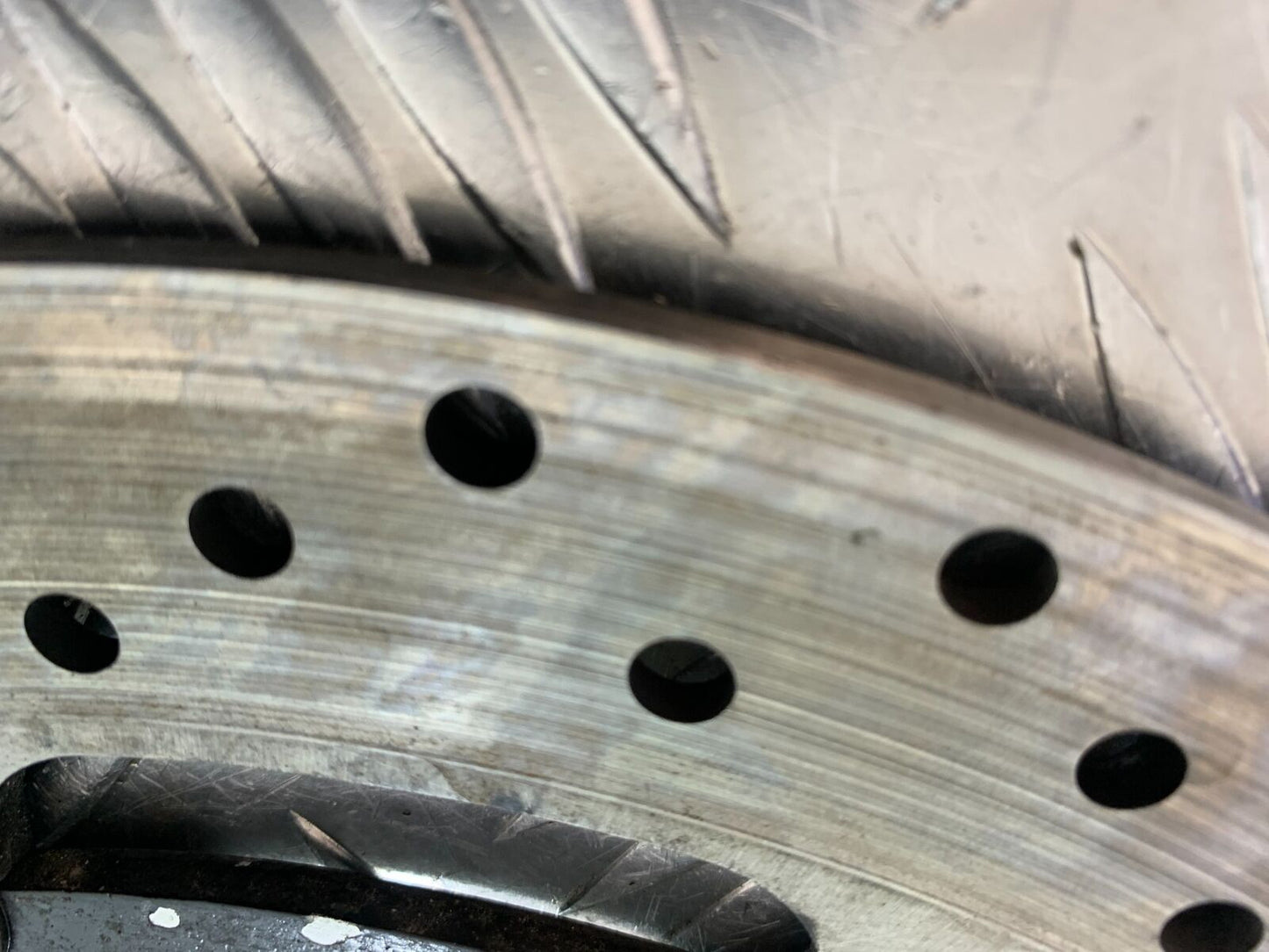 SUZUKI GSX1400 GSX 1400 1 X FRONT DISC  YEAR 2002-2006 (CMB1007)