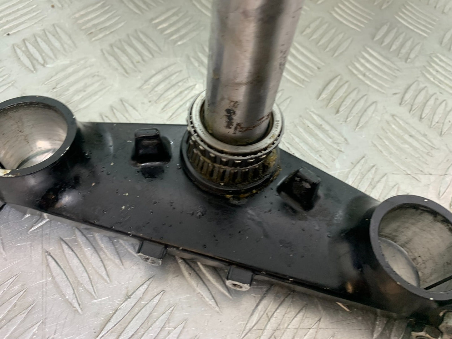 KAWASAKI ZZR1100 D BOTTOM YOKE YEAR 1993-2001 (CMB1189)