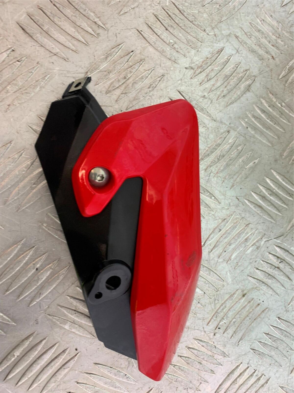 BENELLI BN125 BN 125 RIGHT INDICATOR PANEL    YEAR 2018-2021 (CMB1080)