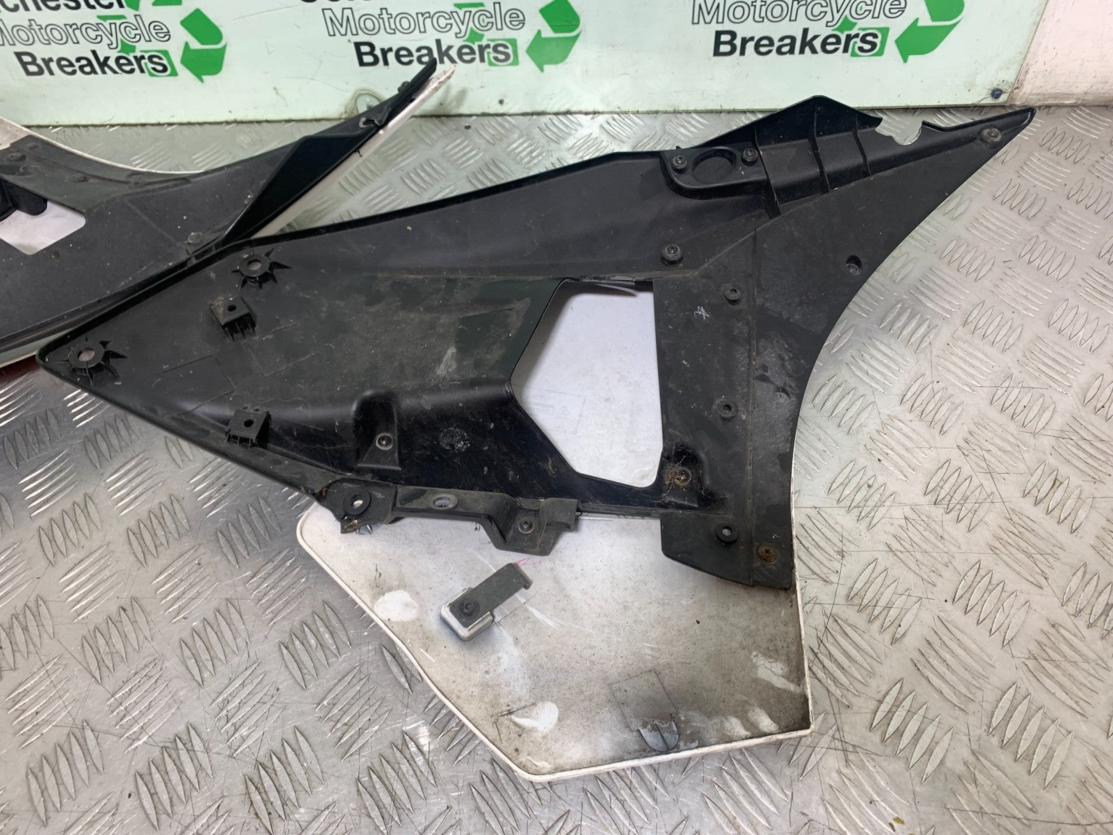 KTM RC125 RC 125 LEFT & RIGHT FAIRING PANELS   2014 2017 (CMB1199)