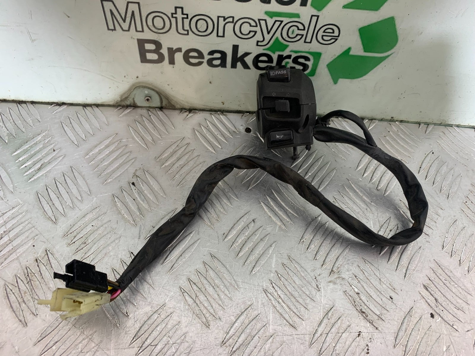 YAMAHA YZF-R125 YZF 125 LEFT SWITCH GEAR  YEAR 2019-2022 (CMB1263)