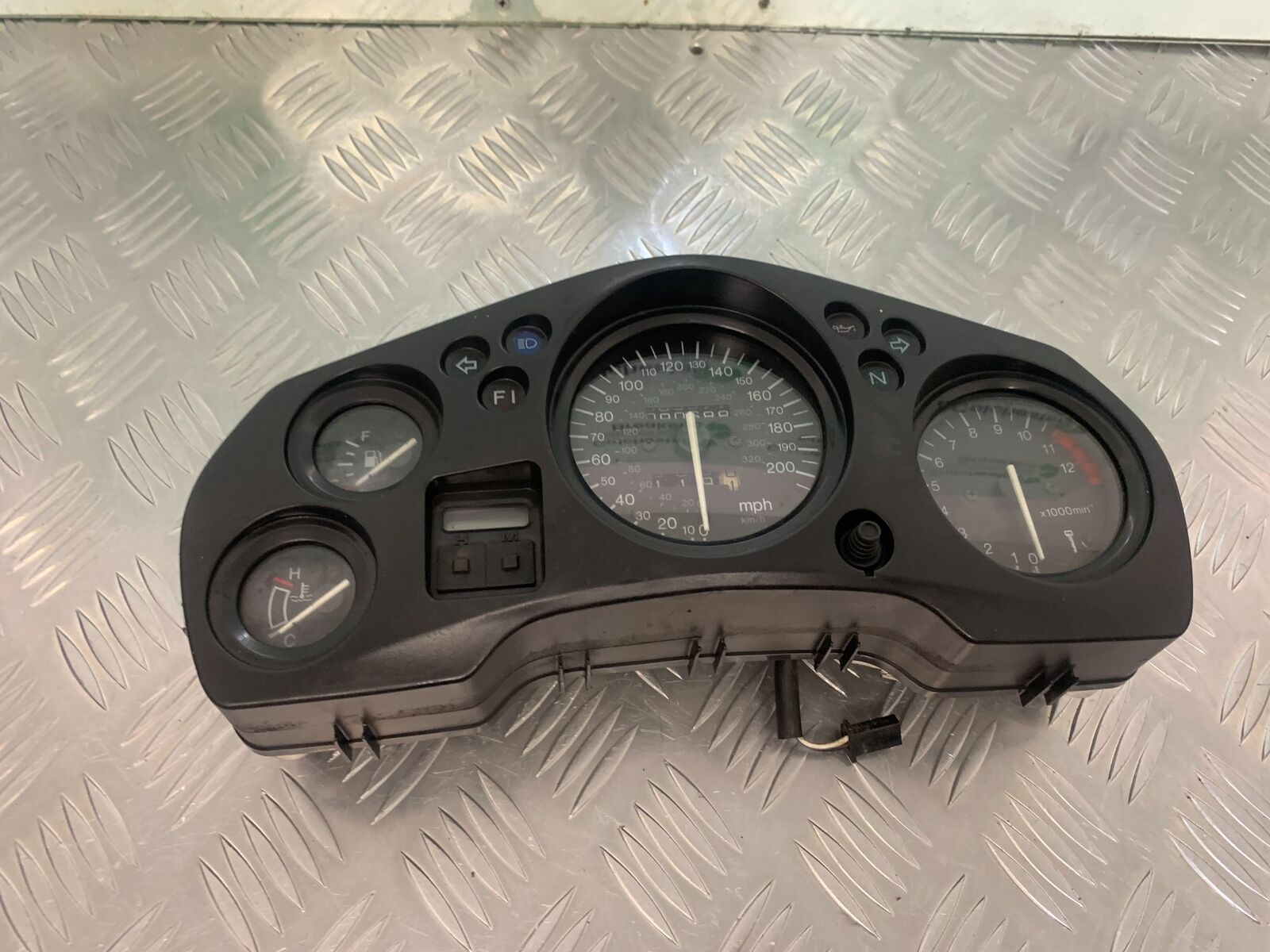 HONDA CBR1100 BLACKBIRD CLOCKS SPEEDO DASH  YEAR 1999-05 (STOCK 961)