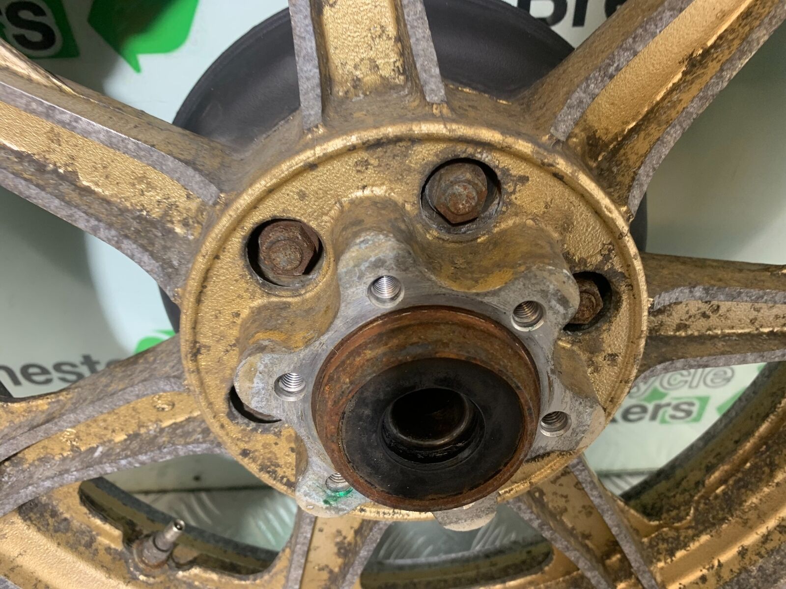 YAMAHA XS1100 MIDNIGHT SPECIAL REAR WHEEL  YEAR 1980-1982 (CMB1122)