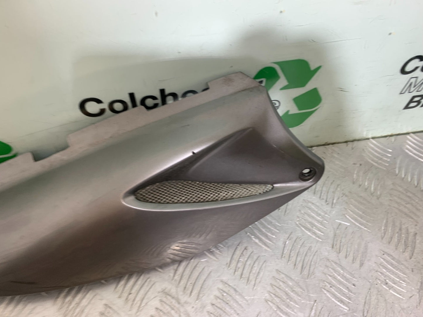 HONDA XL125 VARADERO RIGHT SEAT PANEL  YEAR 2001-2006  (CMB1304)