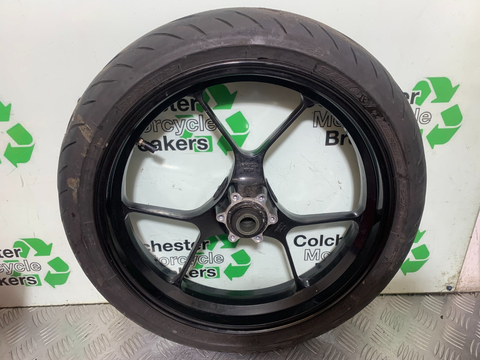 APRILIA TUONO 1000 V4R FRONT WHEEL   YEAR 2011-13  (CMB1331)