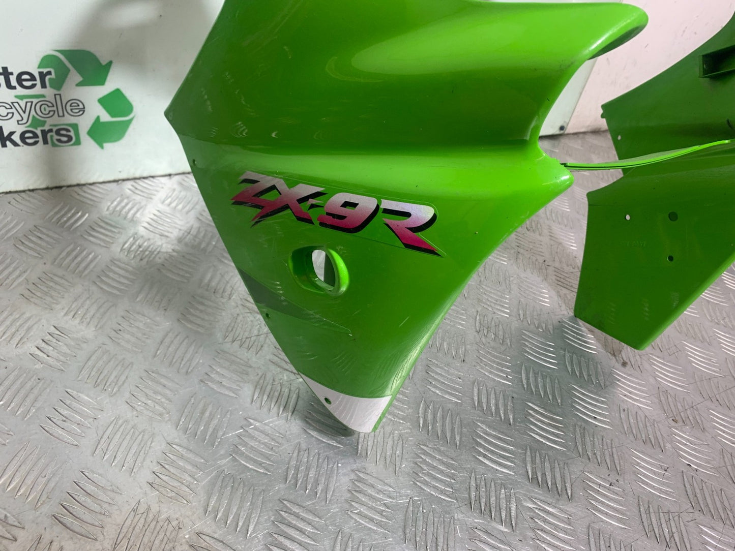 KAWASAKI ZX9R ZX9 E1 TOP FAIRING   YEAR 2000-01 (CMB1171)