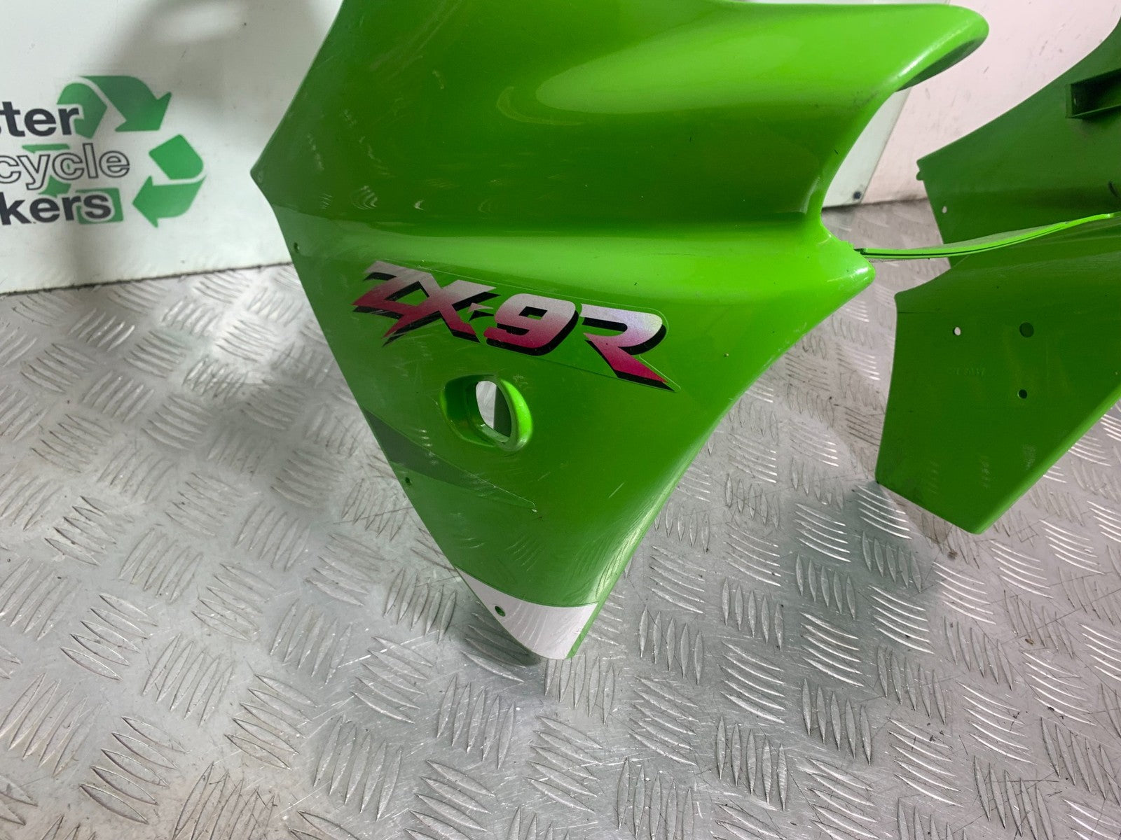 KAWASAKI ZX9R ZX9 E1 TOP FAIRING   YEAR 2000-01 (CMB1171)