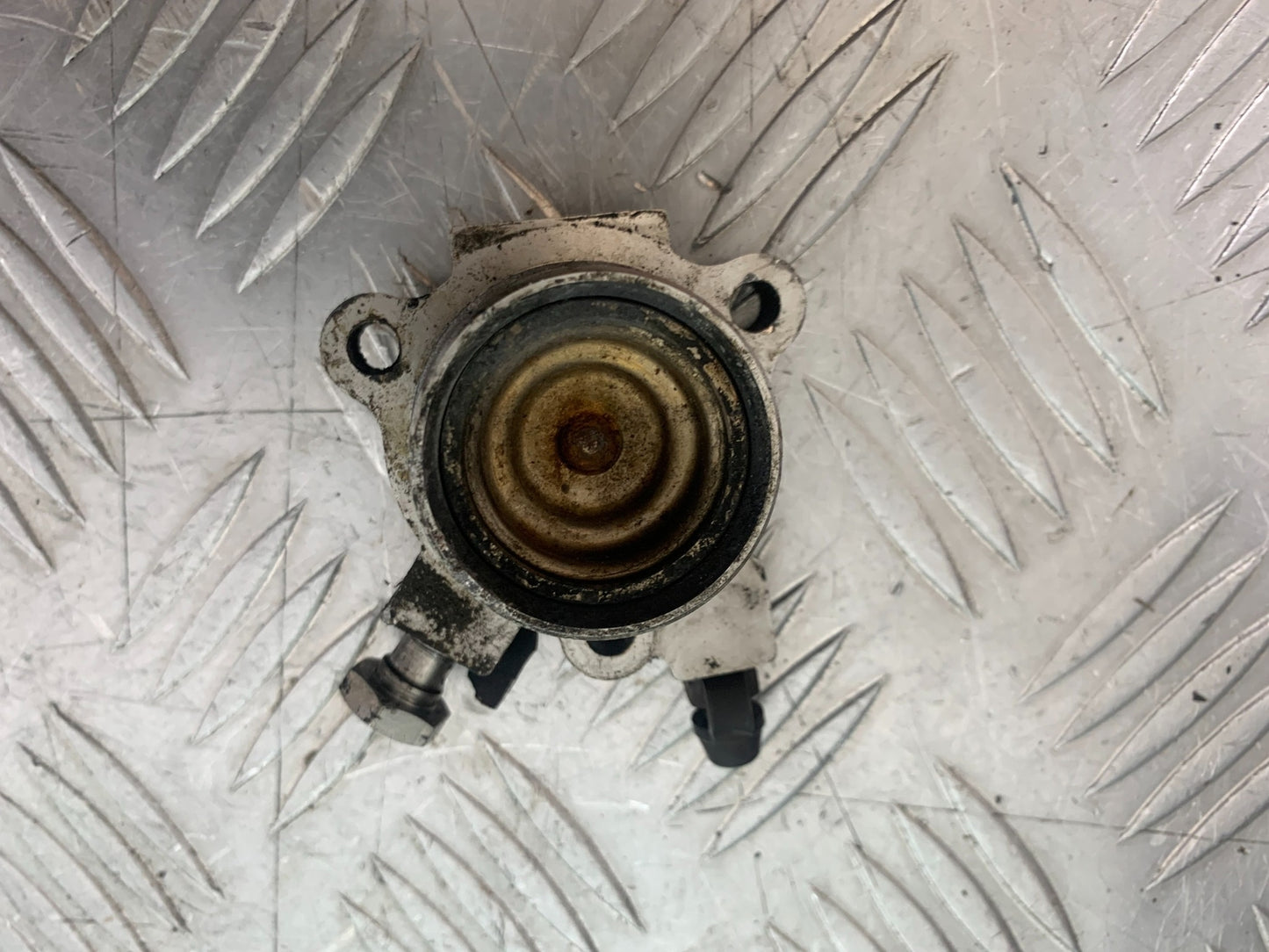 KAWASAKI ZZR1100 D CLUTCH SLAVE CYLINDER    YEAR 1993-2001 (CMB1164)
