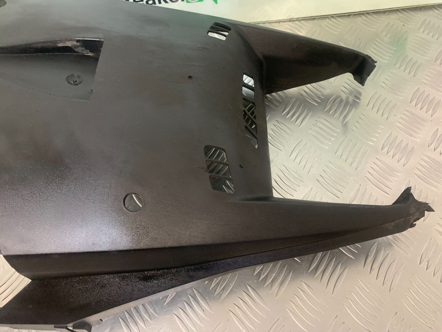 YAMAHA YP125 R X MAX LOWER FAIRING BELLYPAN YEAR 2014 (STOCK 949)