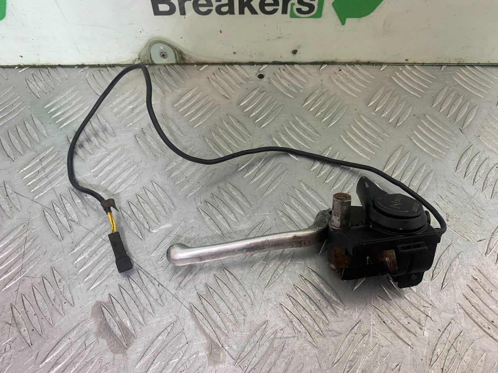 BMW R850 R R850R CLUTCH LEVER AND BRACKET   YEAR 1994-2002 (CMB1170)