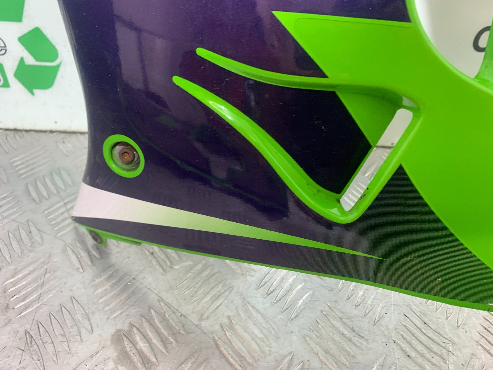 KAWASAKI ZX9R ZX9 E1 LEFT MIDDLE FAIRING PANEL YEAR 2000-01 (CMB1171)