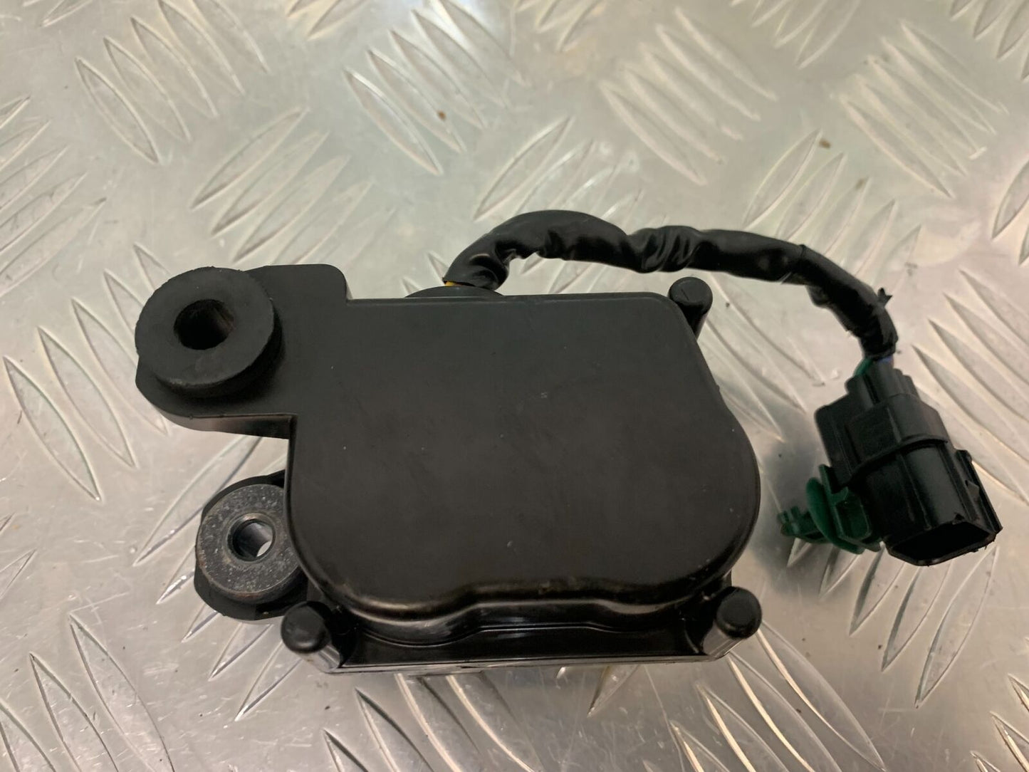 HONDA CBR1000 rr FIREBLADE EXHAUST SERVO MOTOR  YEAR 2008-2011 (STOCK 986)