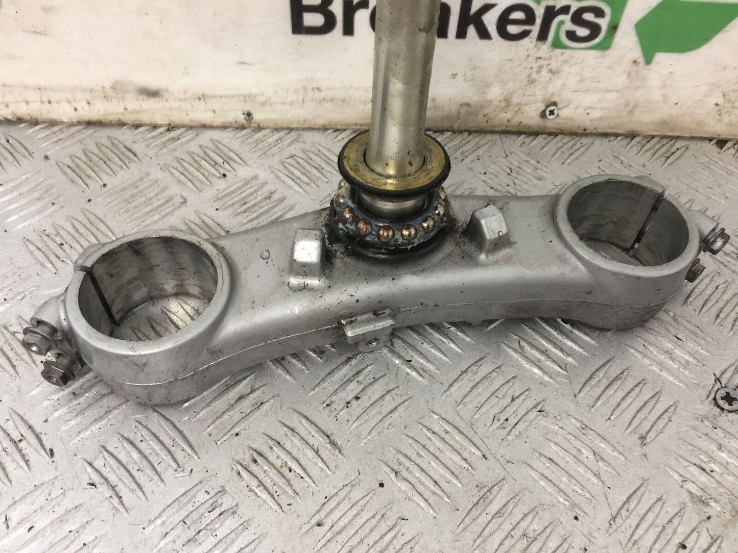 HONDA CBR1000 rr FIREBLADE BOTTOM YOKE YEAR 2004  (STOCK 853)