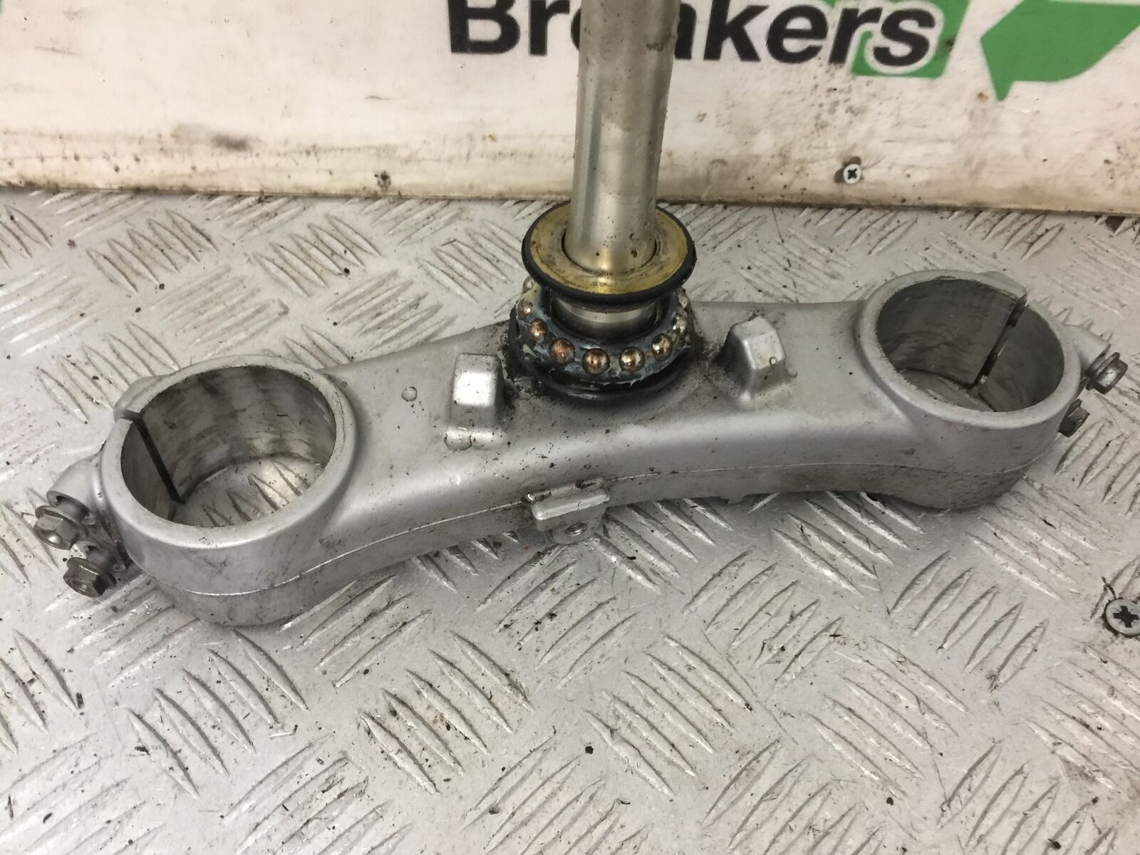 HONDA CBR1000 rr FIREBLADE BOTTOM YOKE YEAR 2004  (STOCK 853)