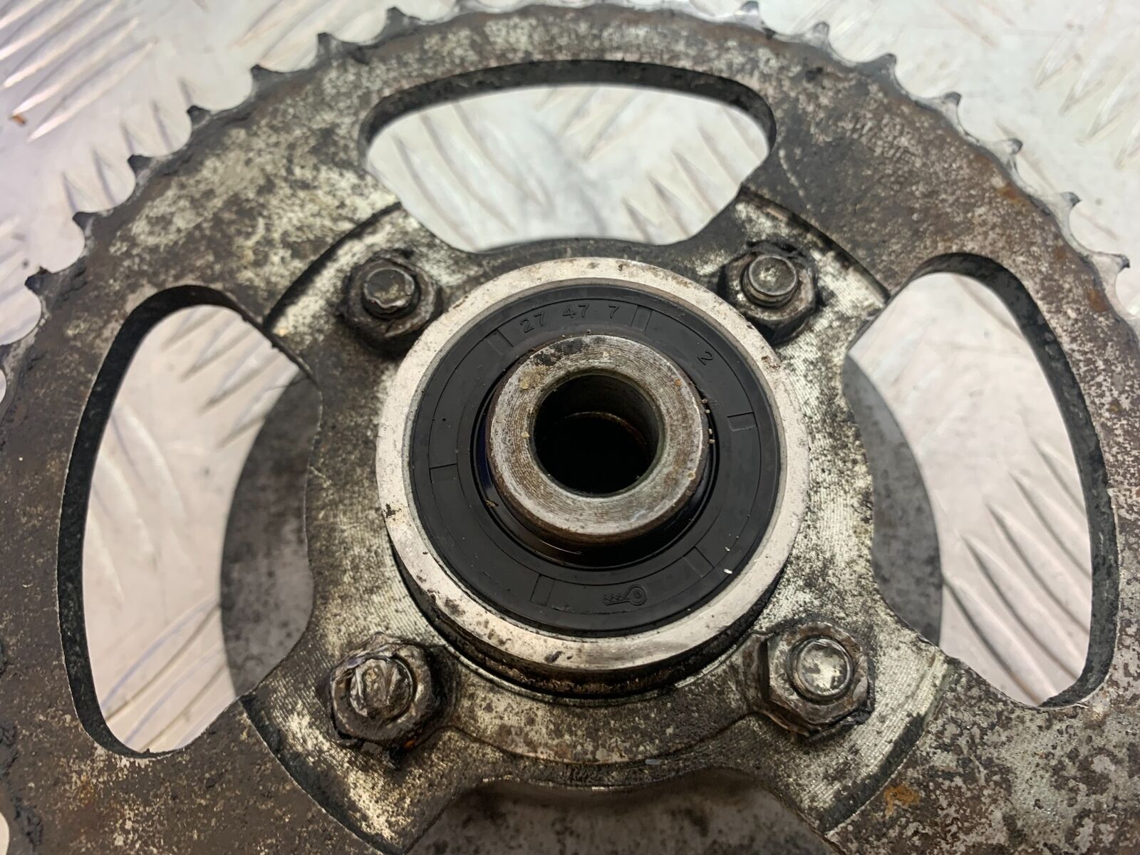 SINNIS TERRAIN 125 SPROCKET CARRIER YEAR 2018 (CMB1123)
