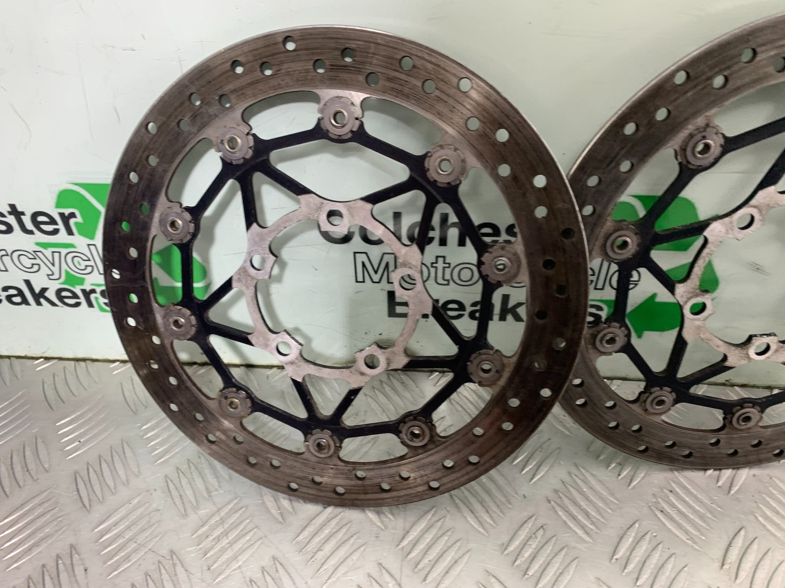 TRIUMPH 675 STREET TRIPLE RX FRONT BRAKE DISCS 2015- 2017 (CMB1299)