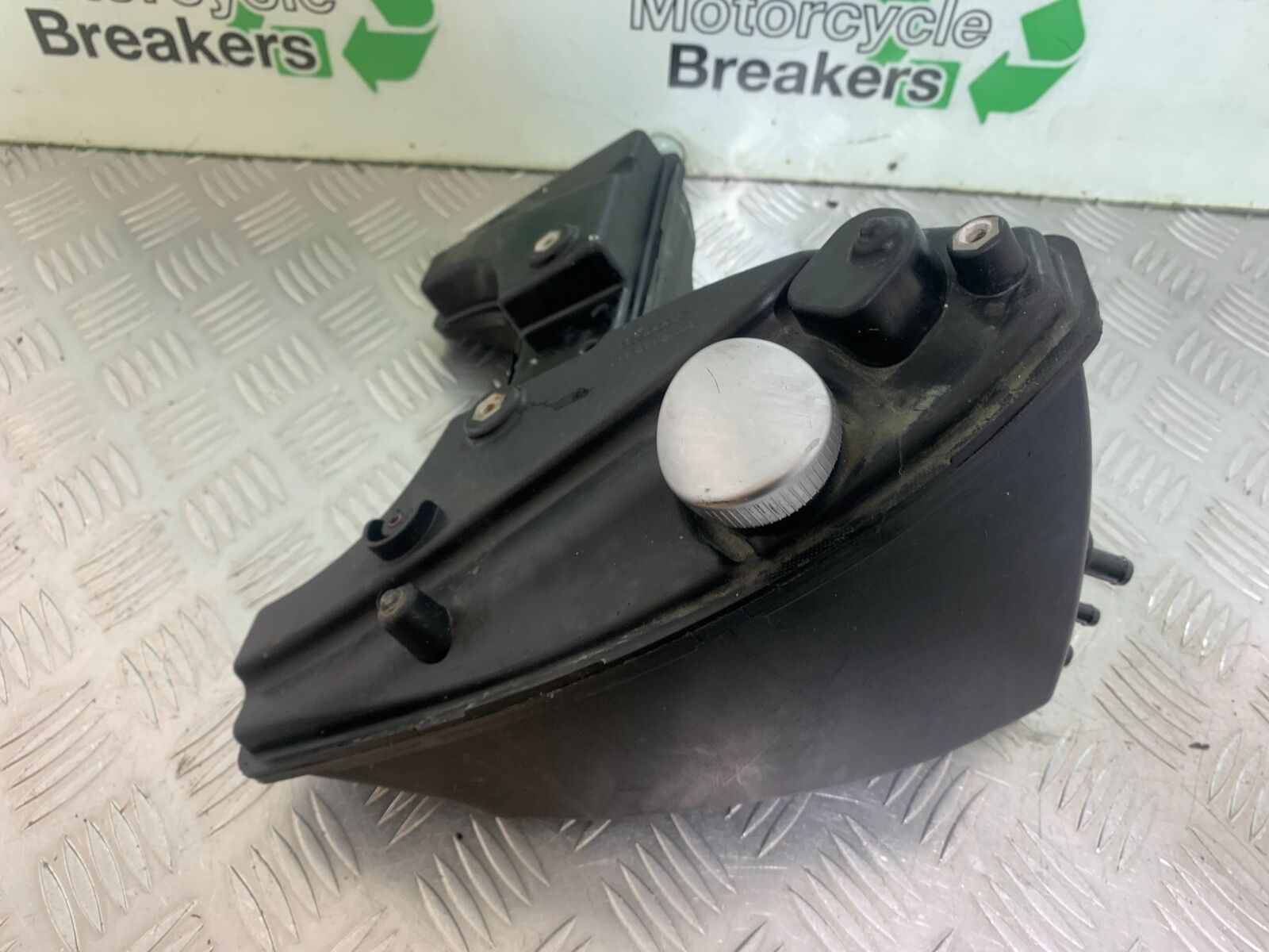 HARLEY DAVIDSON XL883 N IROD OIL TANK YEAR 2020  (CMB1116)