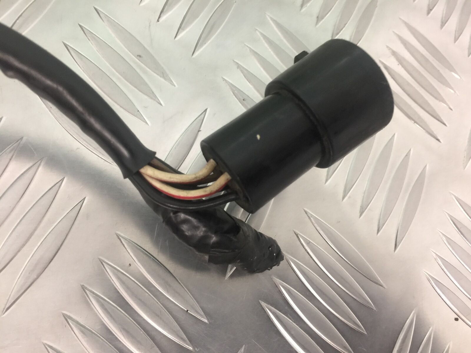KAWASAKI ZX12R ZX12 R RELAY YEAR 2000 (STOCK 913)