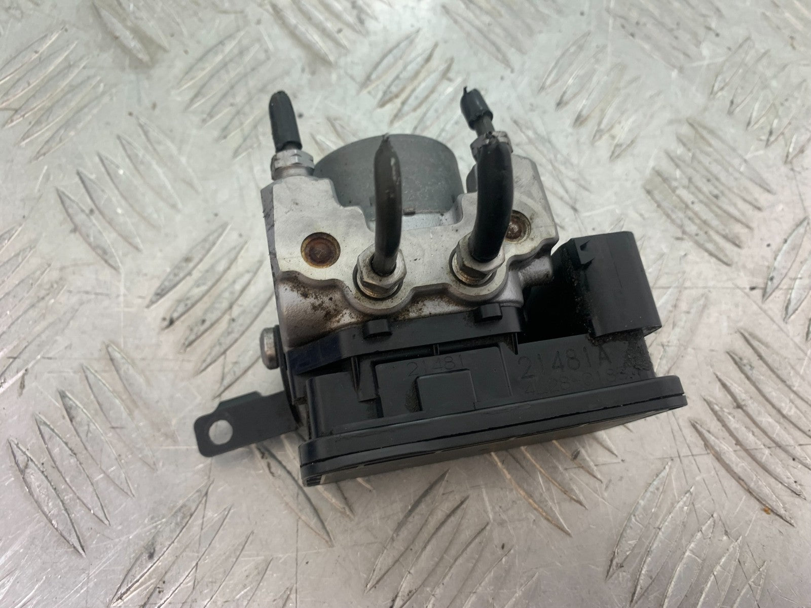 TRIUMPH 675 STREET TRIPLE ABS PUMP   2013-2016 (CMB1186)