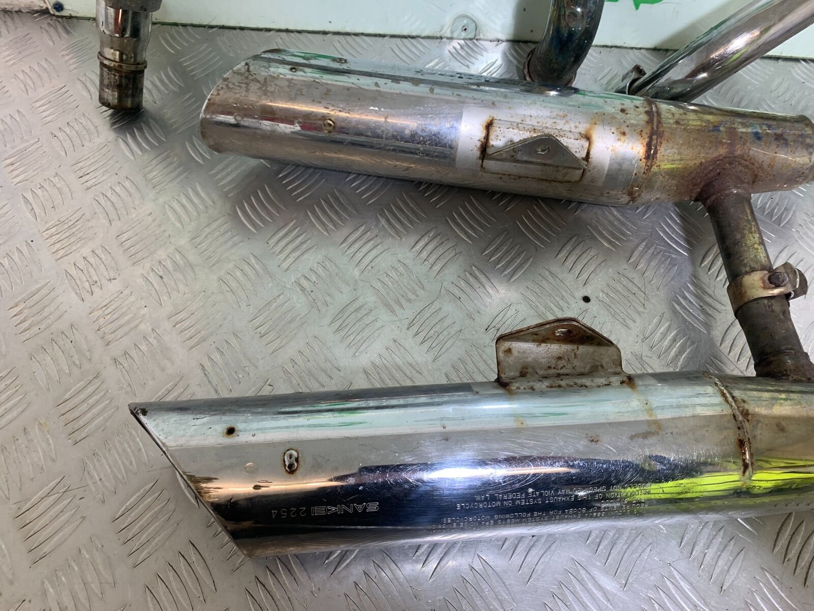 SUZUKI VS1400 VS 1400 INTRUDER EXHAUST   YEAR 1988 (CMB1077)