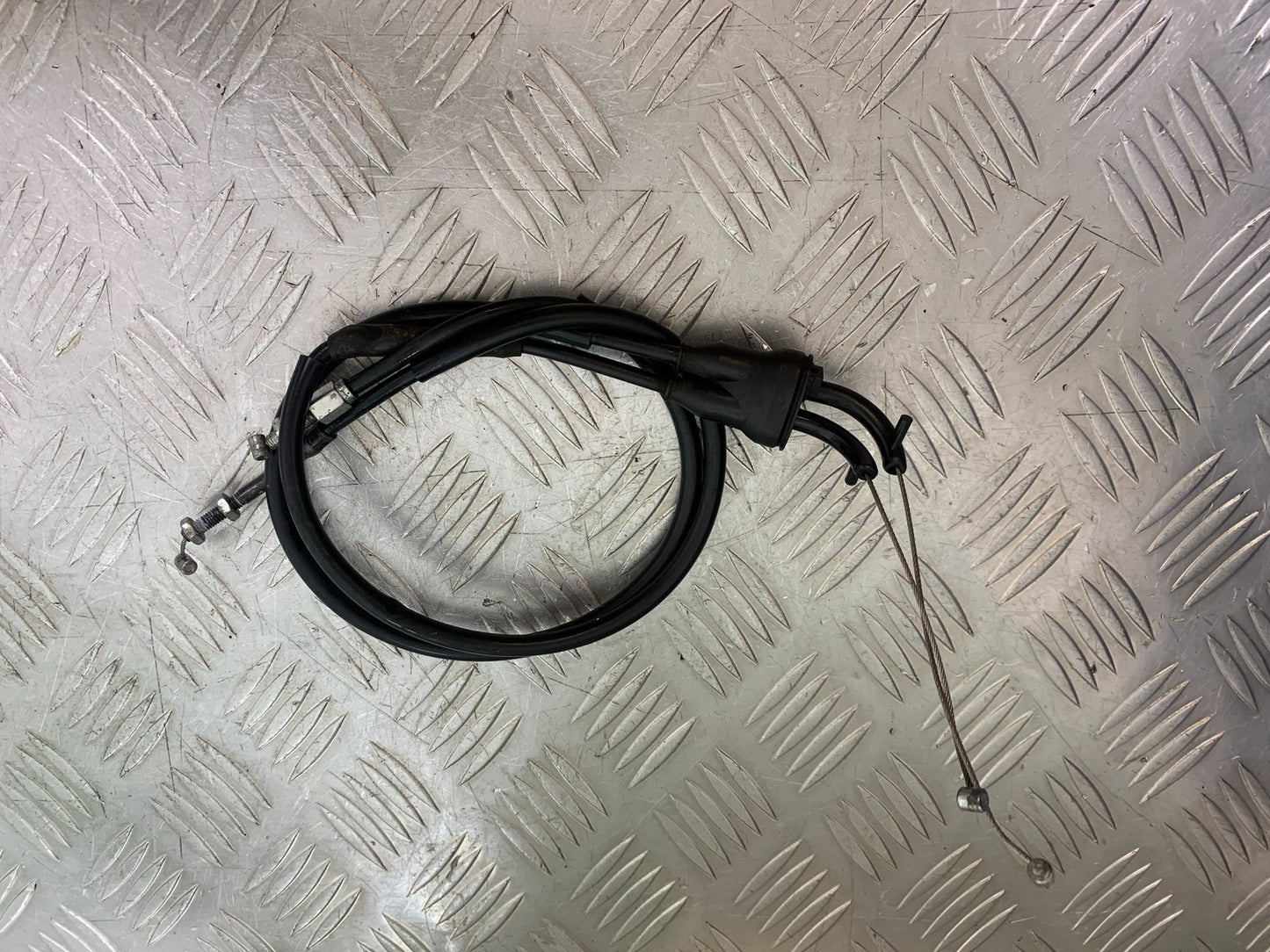 YAMAHA YZF R1 4XV THROTTLE CABLES  YEAR 1998-99 (CMB1291)