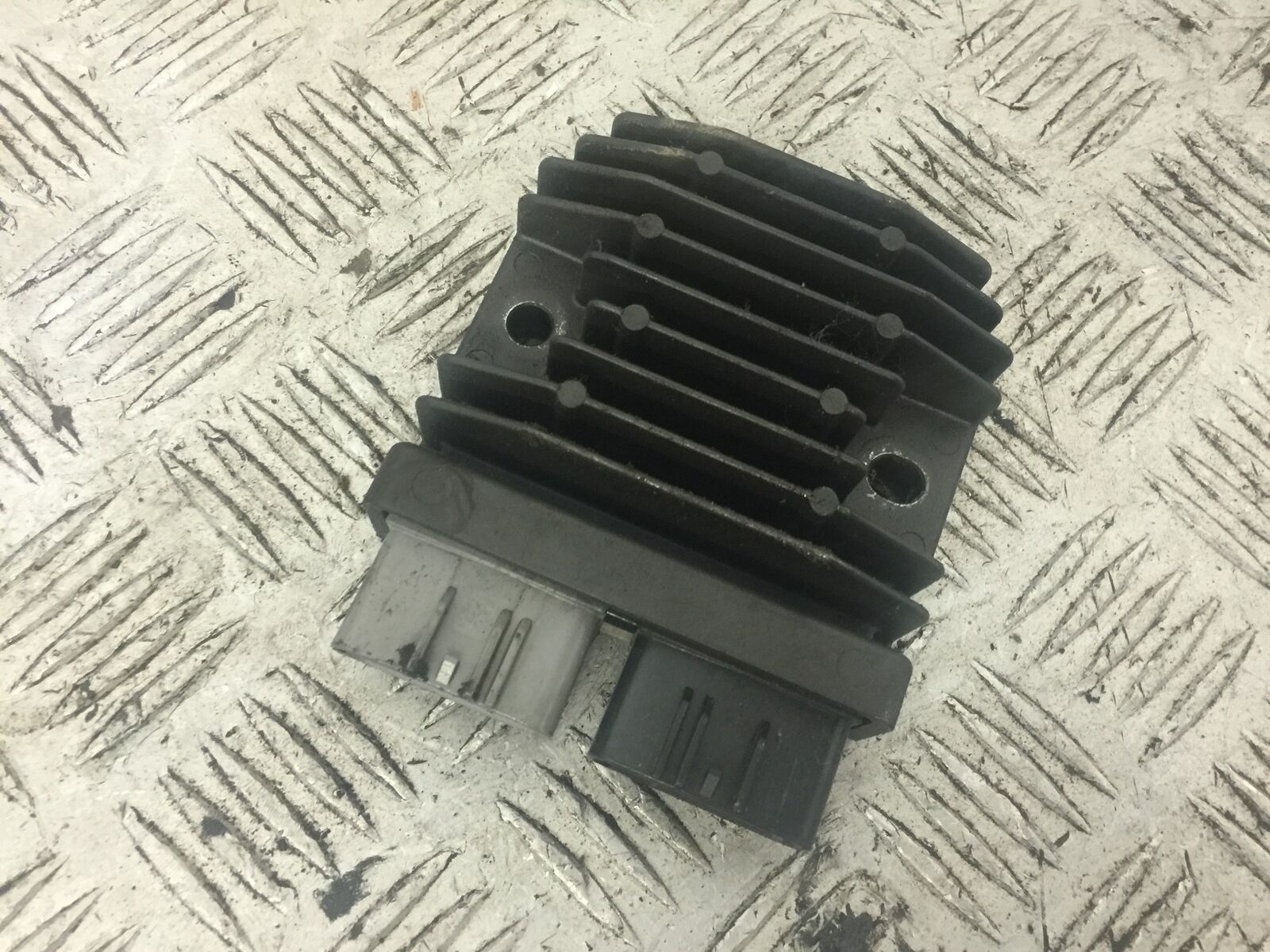 HONDA CRF1000 (DCT) AFRICA TWIN REGULATOR  YEAR 2016-2019 (STOCK 724)