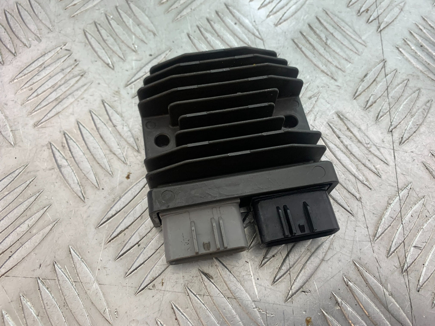 BMW M1000 R REGULATOR  YEAR 2023-2024 (CMB1140)