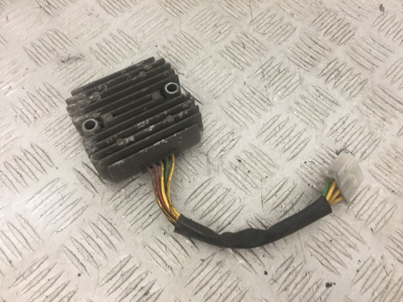 HONDA PANTHEON FES 125 REGULATOR  YEAR 2003-2007 (STOCK 827)