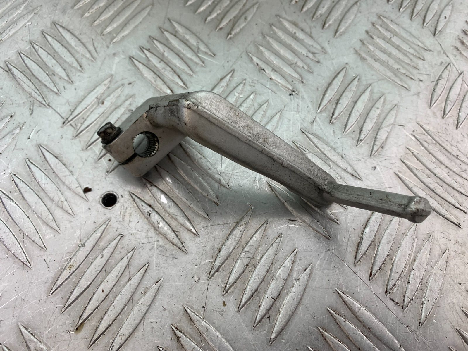 TRIUMPH T509 SPEED TRIPLE GEAR LEVER  YEAR 1997-1998 (CMB1144)