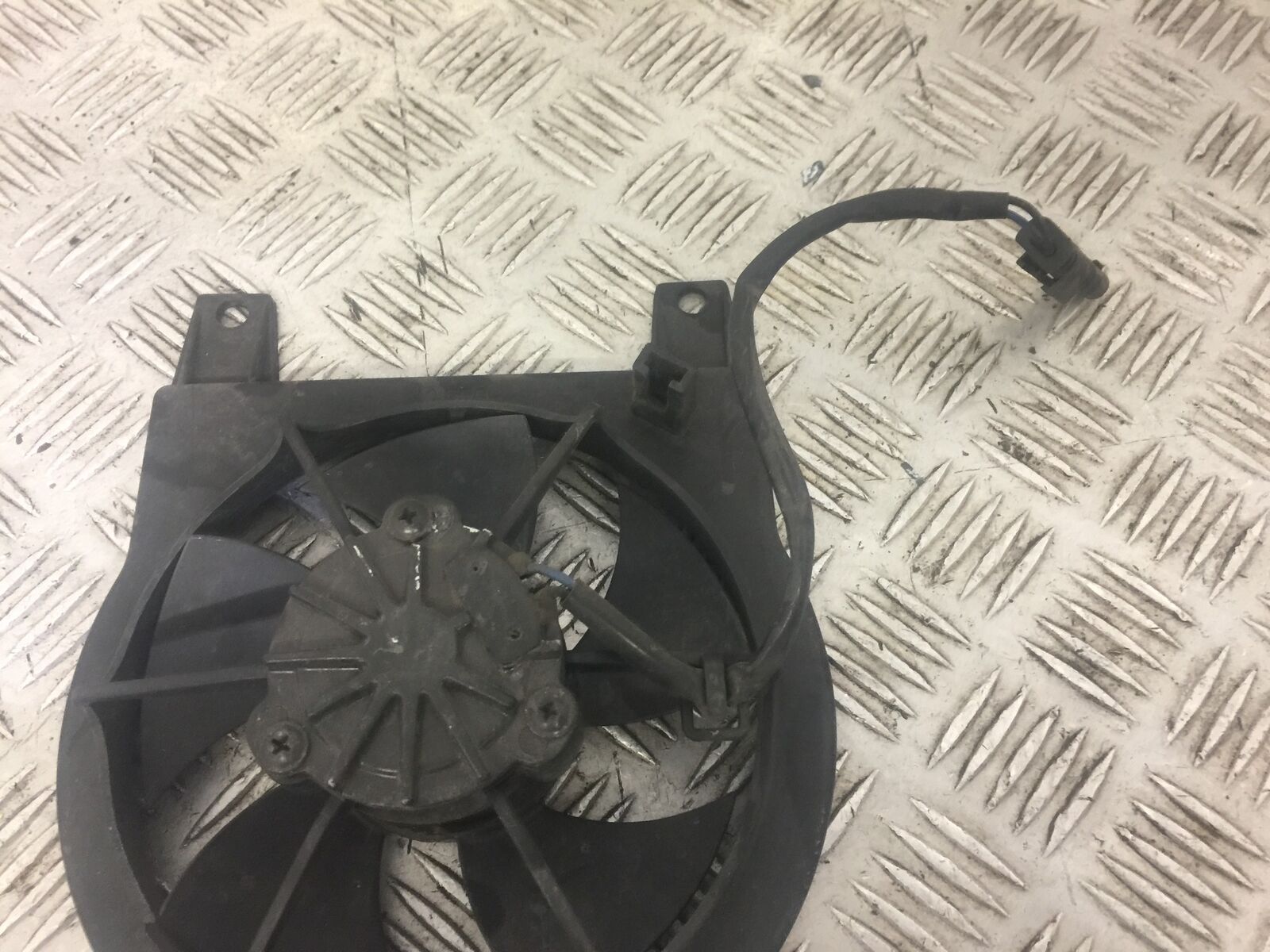 BMW F800 ST RADIATOR FAN YEAR 2011-2013 (STOCK 575)