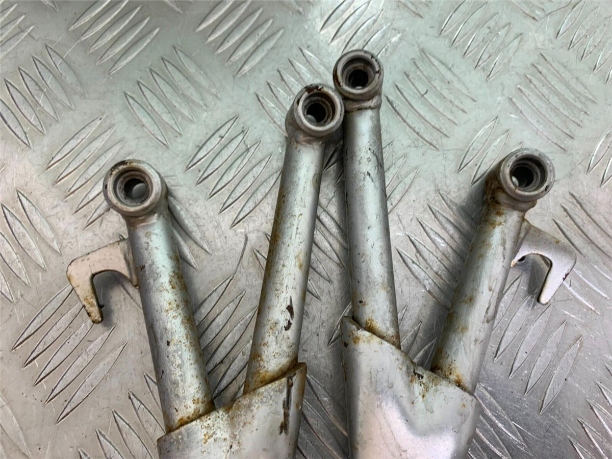 SUZUKI GSF650 GSF 650 REAR HANGERS AND PEGS  YEAR 2005-06  (CMB1028)