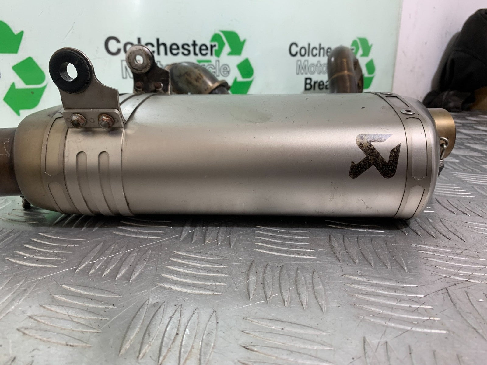 KTM 690 DUKE R LC4 AKRAPOVIC FULL EXHAUST SYSTEM YEAR 2012-2015  (CMB1180)