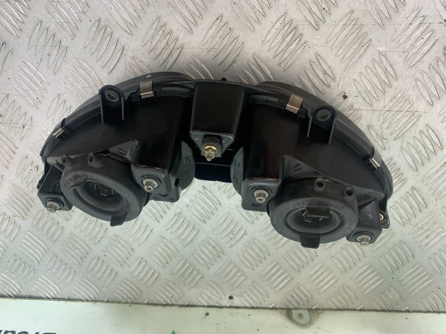 TRIUMPH 955i SPRINT ST HEADLIGHT  1999-2004 (CMB1176)