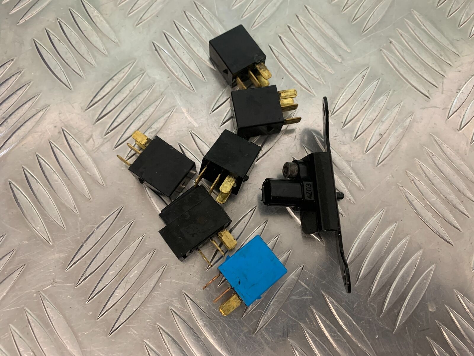 TRIUMPH TIGER 800 XCX RELAYS   YEAR 2015-2017  (STOCK 966)